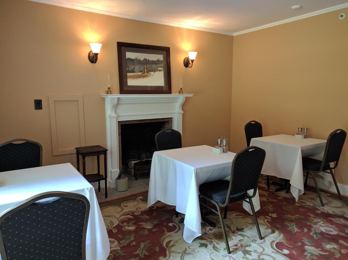 The Chase House Inn Cornish Экстерьер фото